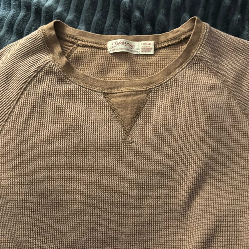 Faded Glory Thermal Long Sleeve Tee in Light Brown. Size Large.